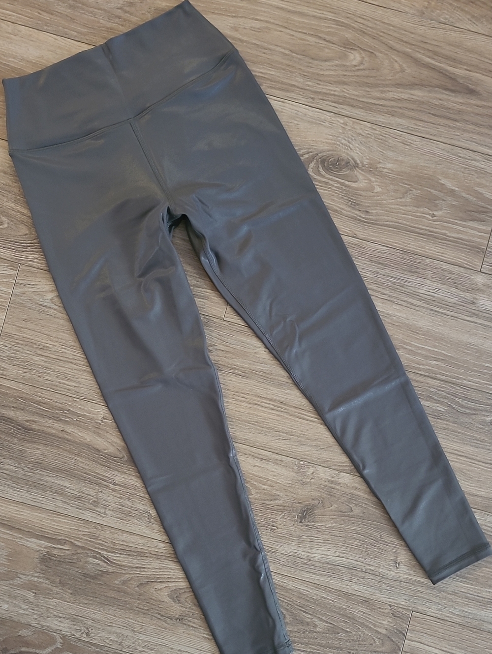 Spiritual Gangster High Gloss Olive Leggings